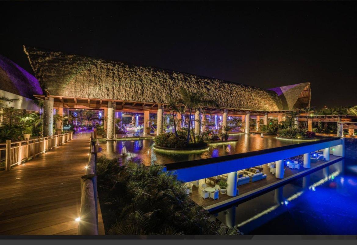 فندق Grand Luxxe With Free Golf نويفو فايارتا المظهر الخارجي الصورة